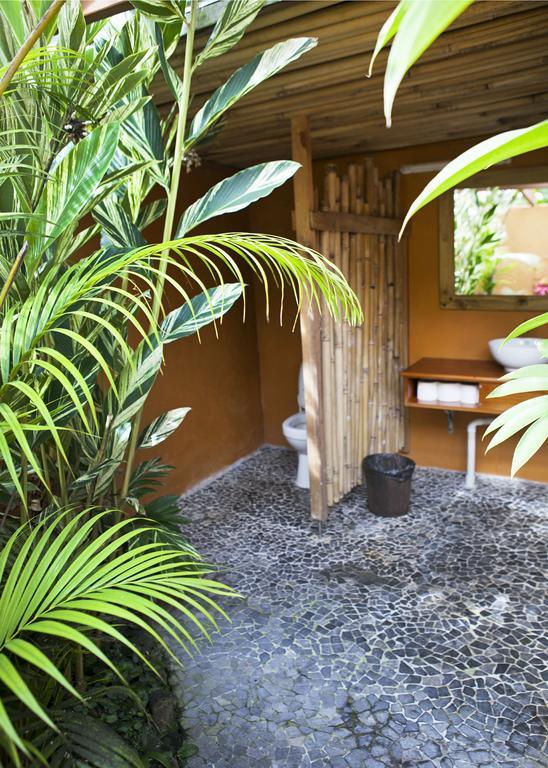 Beachouse Resort Namatakula Rum bild