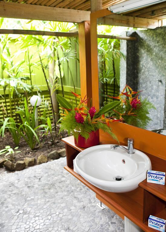 Beachouse Resort Namatakula Rum bild