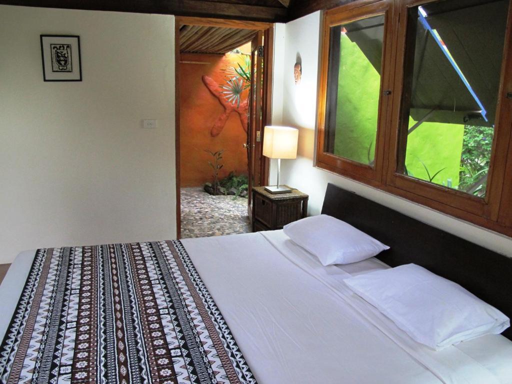 Beachouse Resort Namatakula Rum bild
