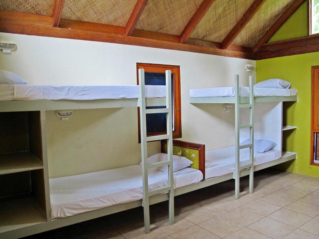 Beachouse Resort Namatakula Rum bild